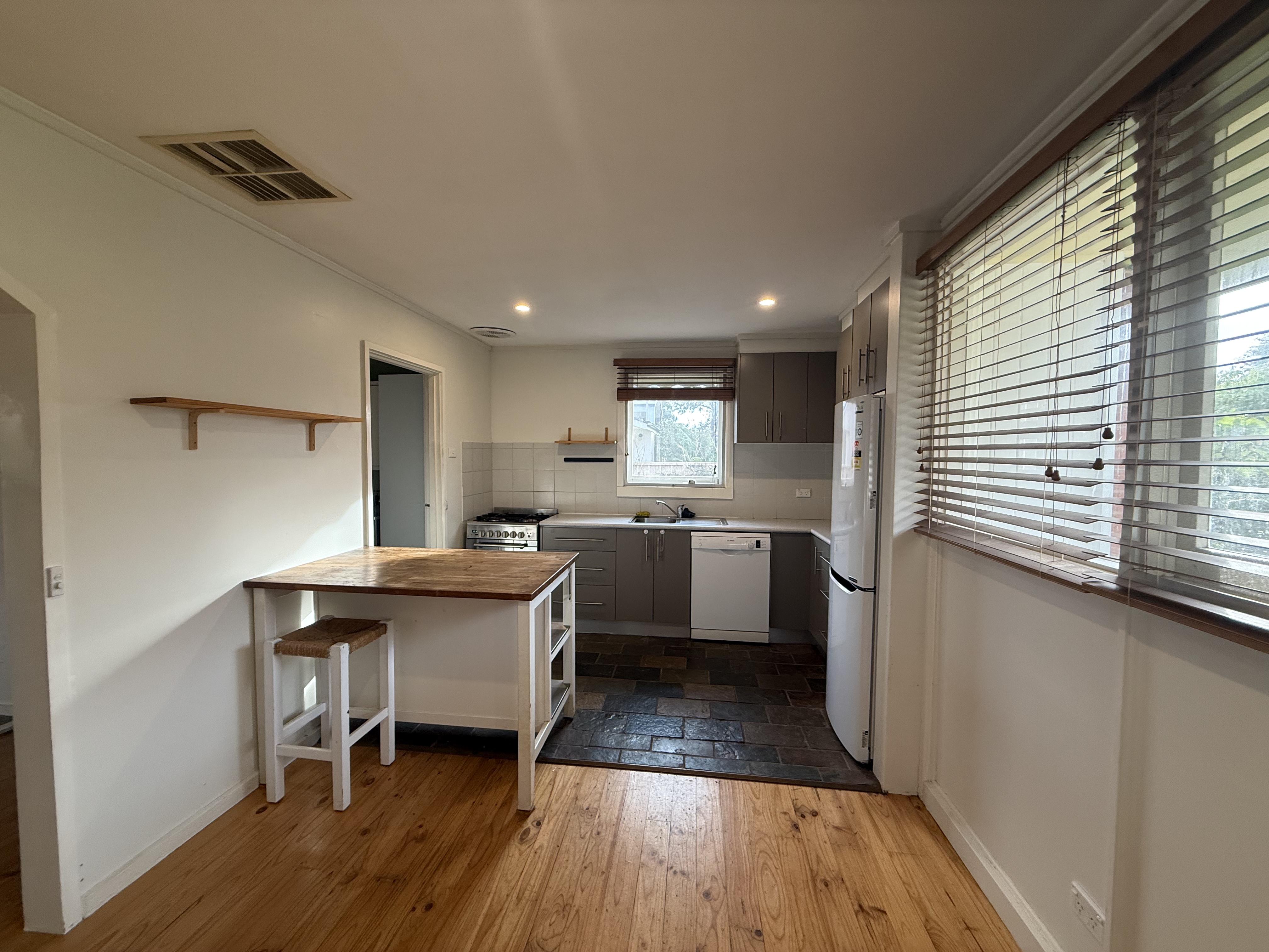 22 Burnside St, Watson, photo 5