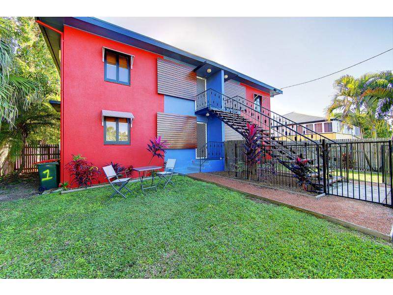 1 / 19 Carr Street, HERMIT PARK QLD 4812