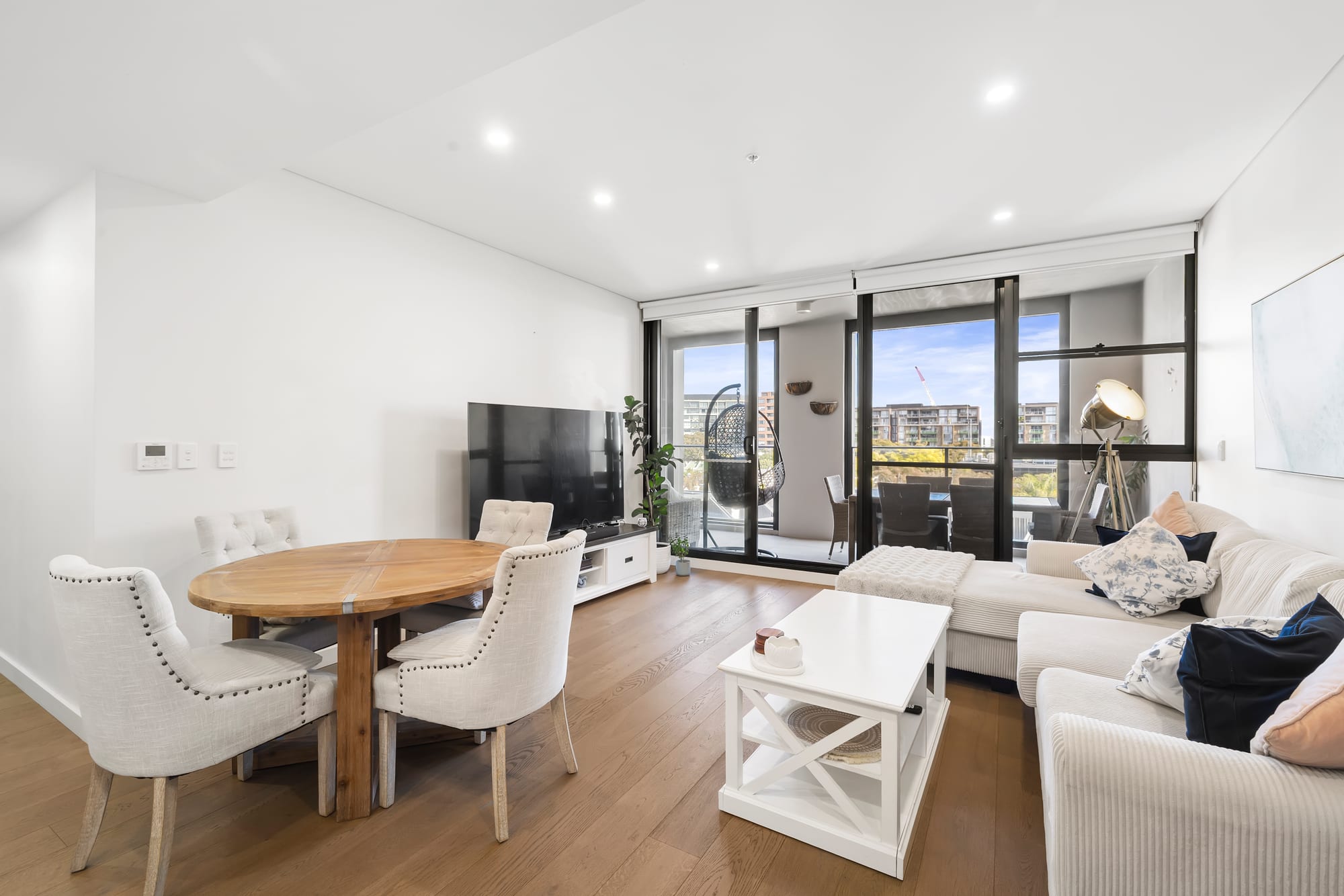2512/6 Kingsborough Way, Zetland For Lease by The Gallery Real Estate - image 2