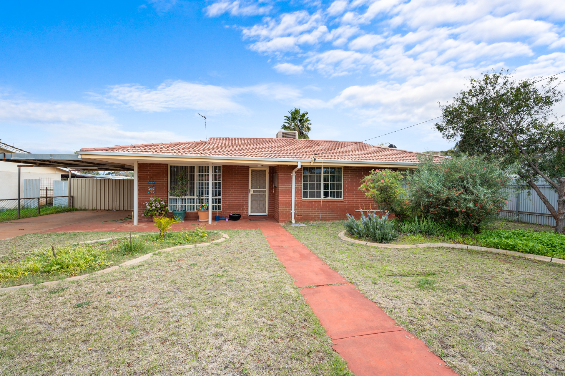 14 Moss Street, SOUTH KALGOORLIE WA 6430