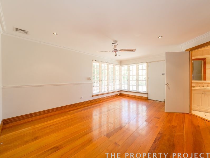 8 Treetop Avenue Edgewater WA 6027