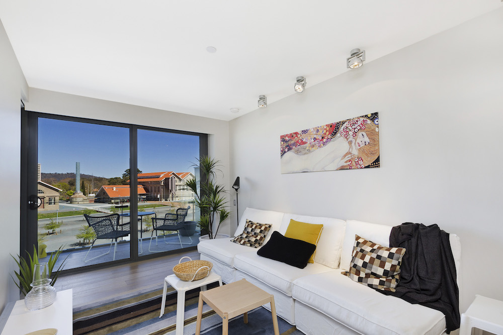30/21 Eastlake Parade, Kingston, photo 2