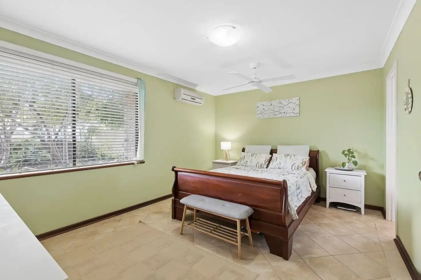 38 Bridgewater Dr Kallaroo WA 6025