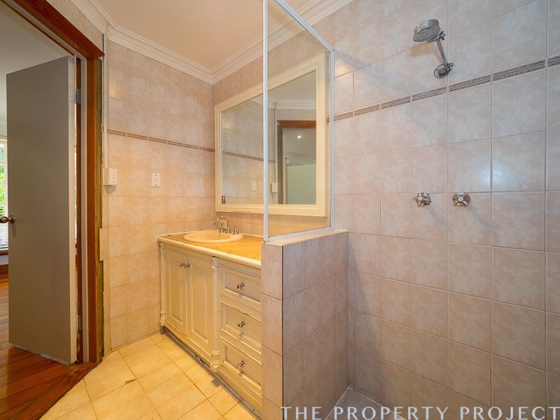 8 Treetop Avenue Edgewater WA 6027