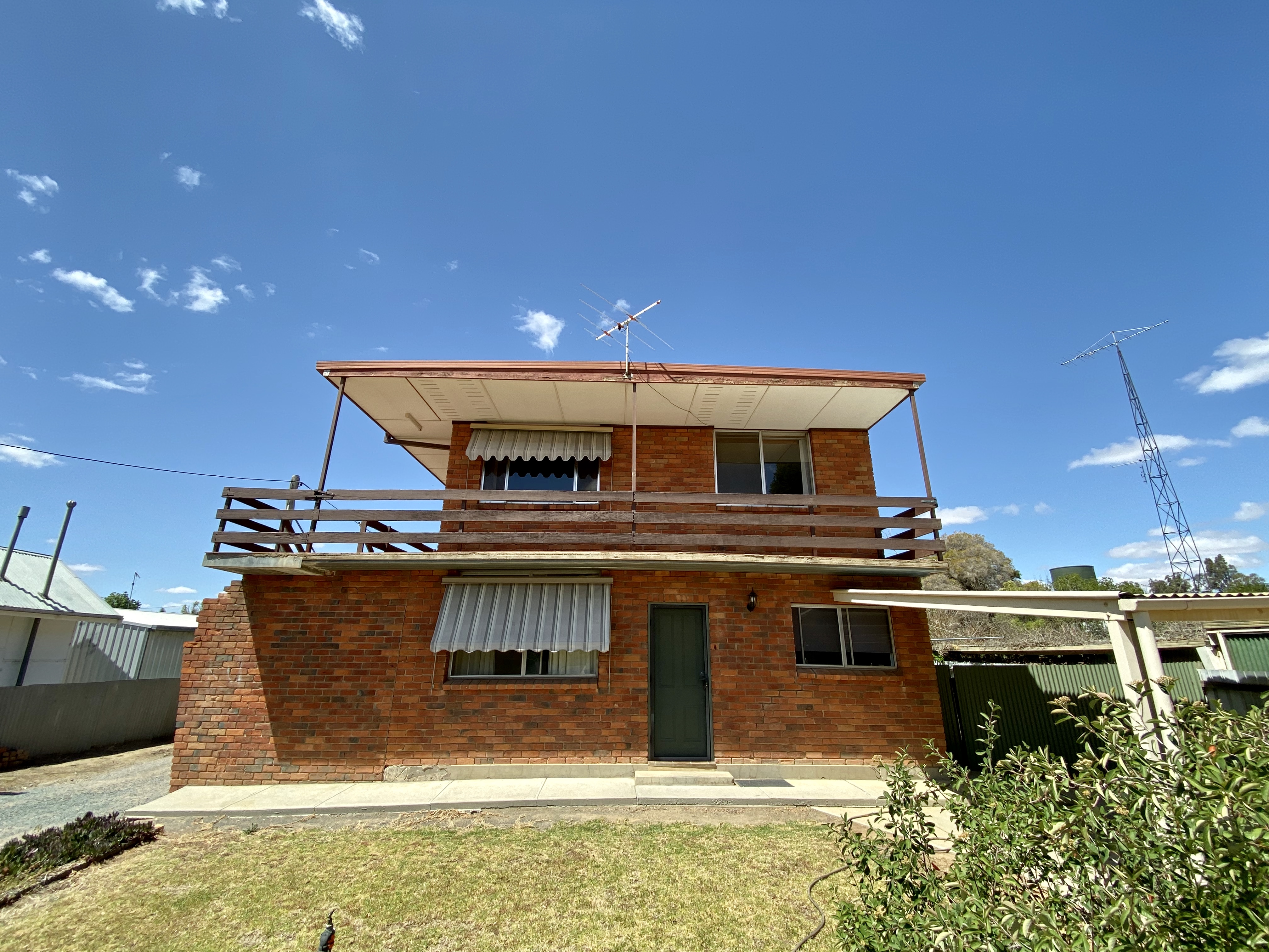 6 / 227 Edward Street, HAY NSW 2711