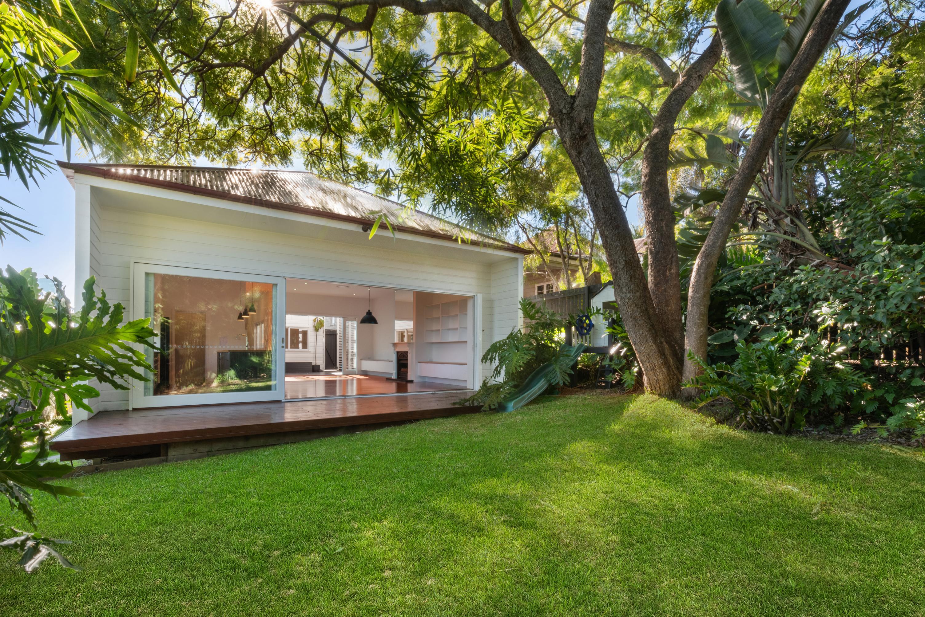 13 Heaslop St, WOOLLOONGABBA QLD 4102