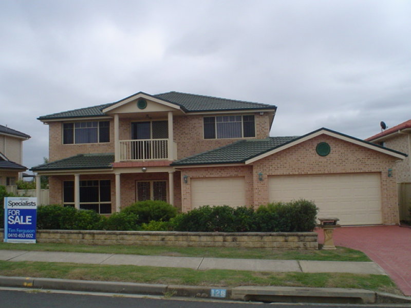 128 Englorie Park Drive, GLEN ALPINE NSW 2560