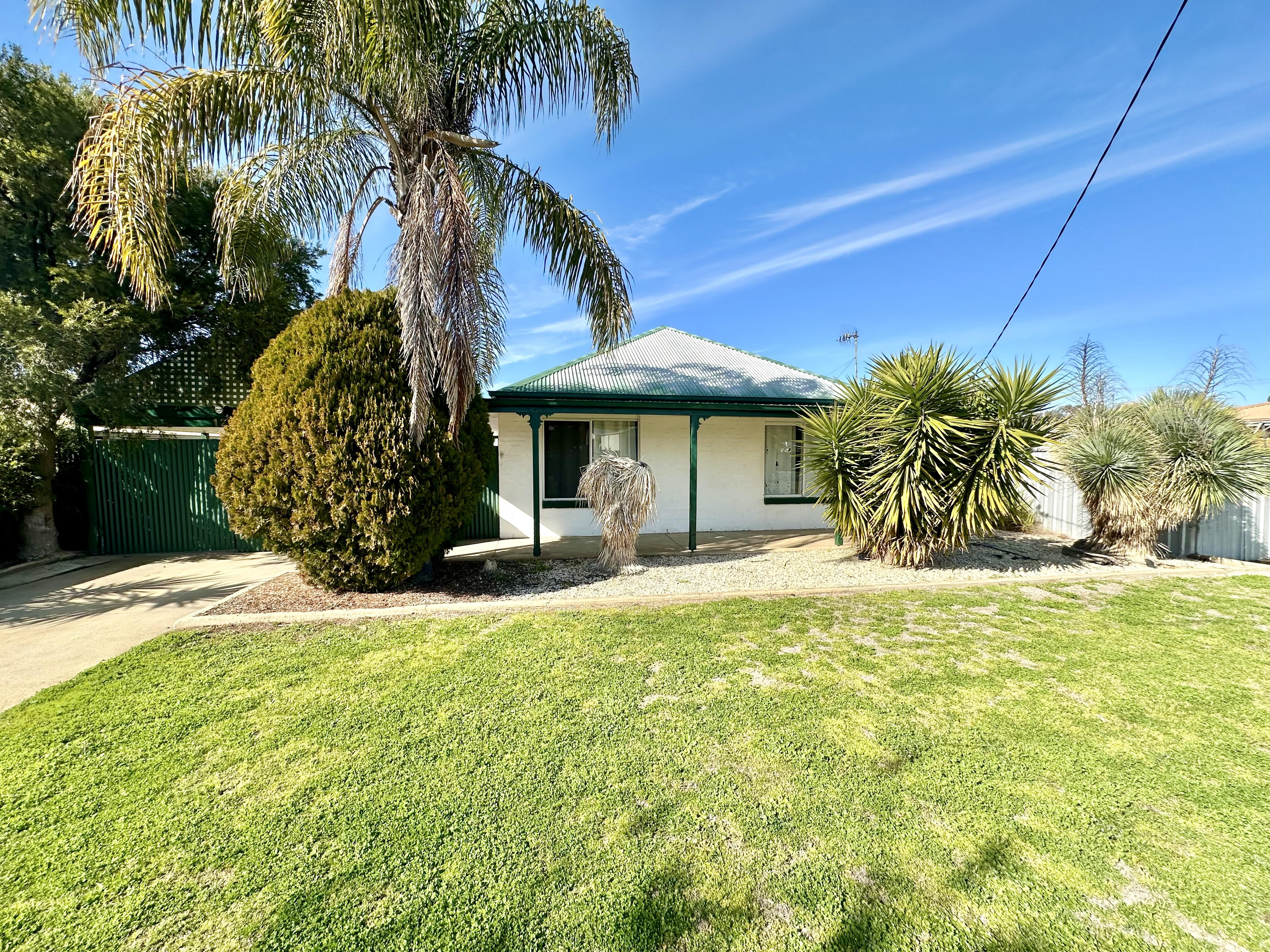 126 Wyatt Street, DENILIQUIN NSW 2710