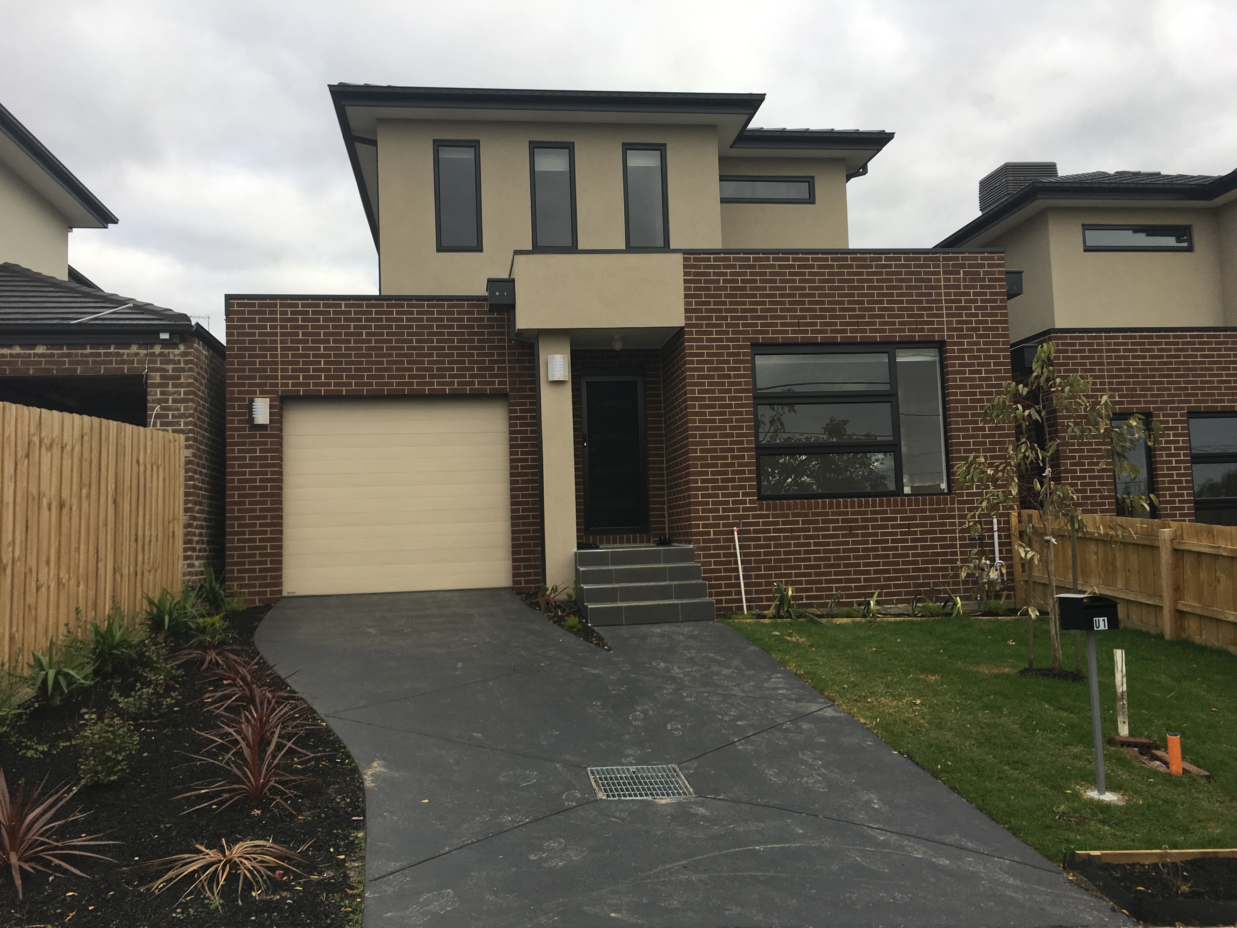 1 / 4 Salisbury Road, ASHWOOD VIC 3147