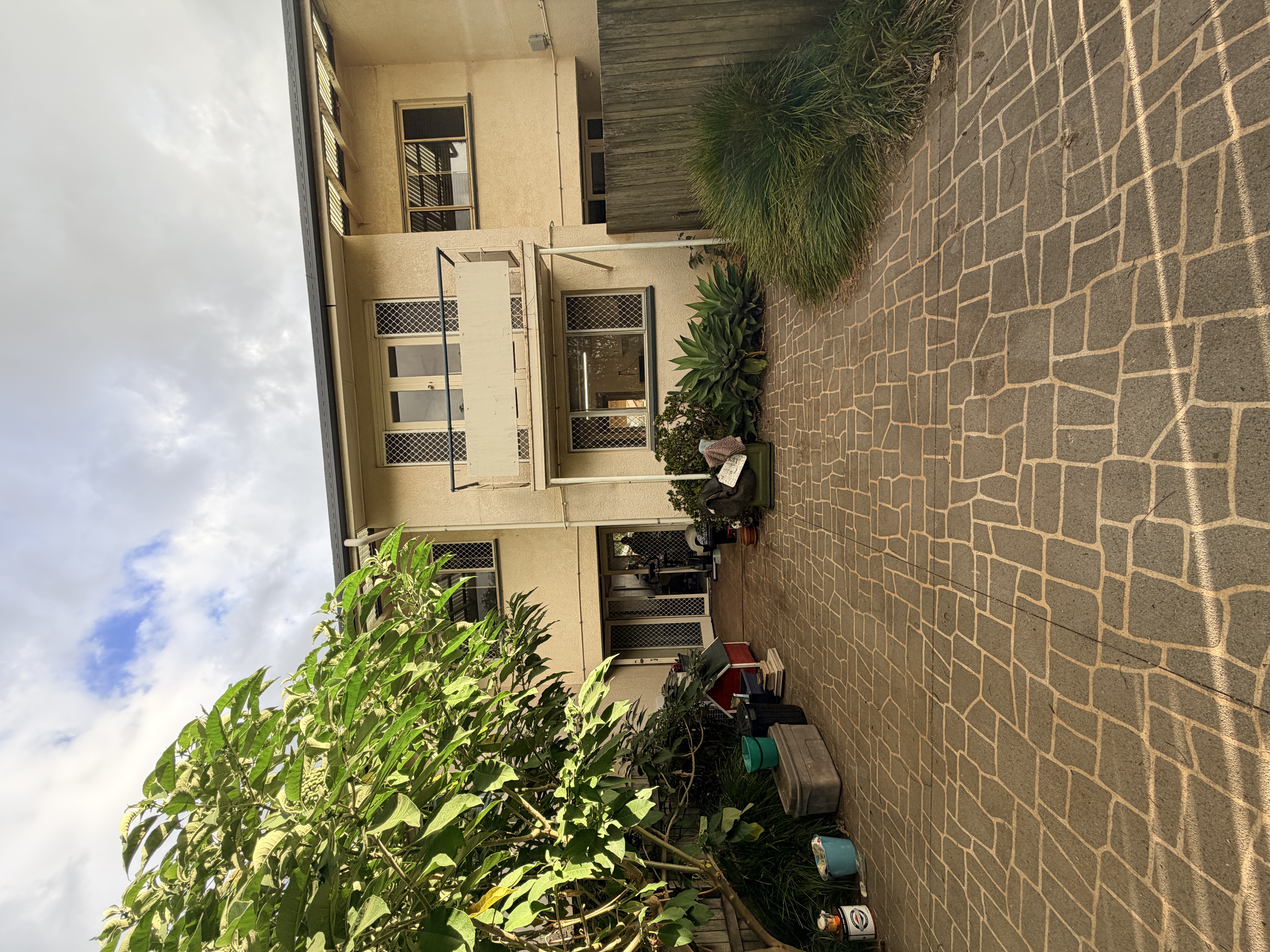 2 / 329 HUME STREET, SOUTH TOOWOOMBA QLD 4350
