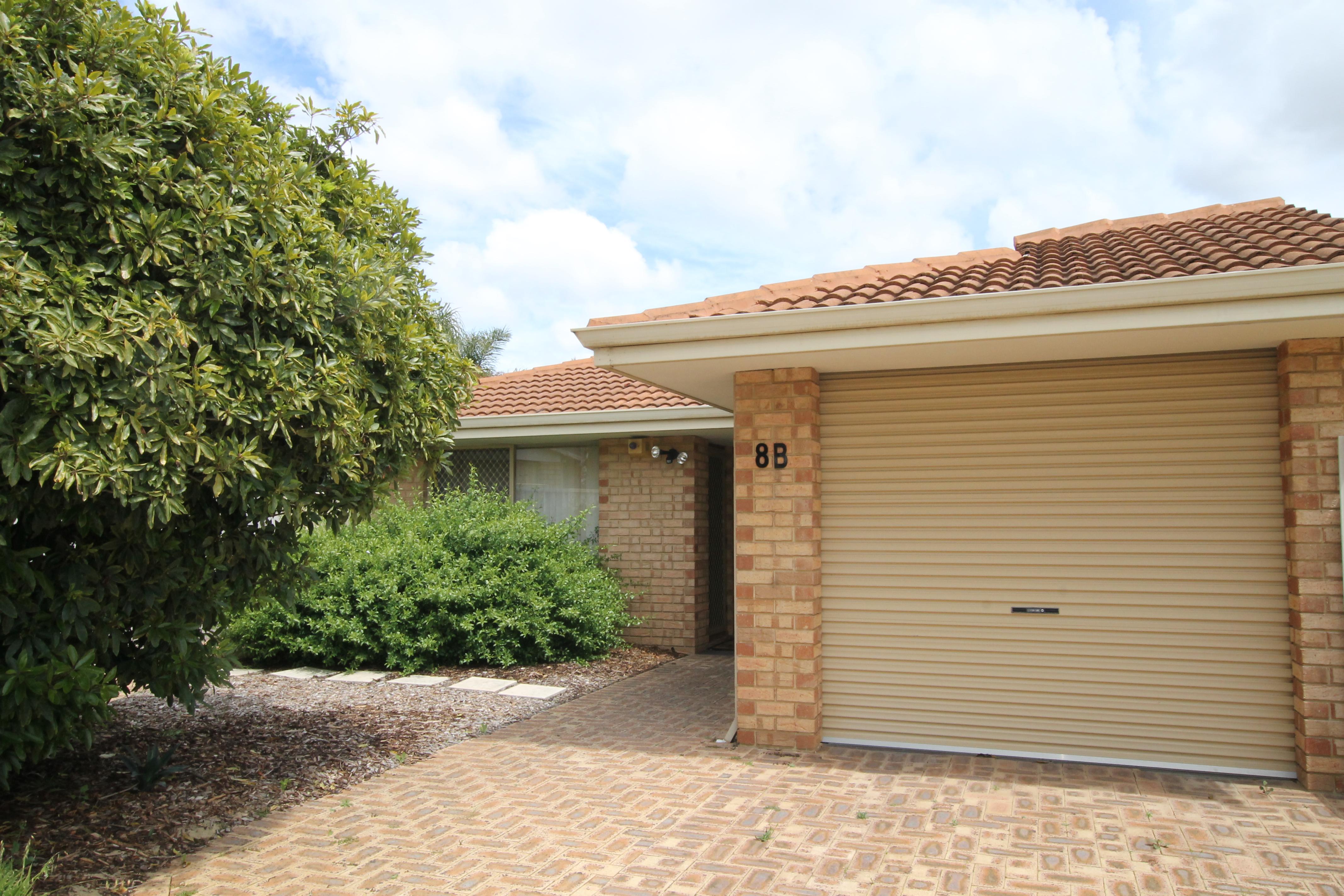 8b Crystalview Cove, BALLAJURA WA 6066