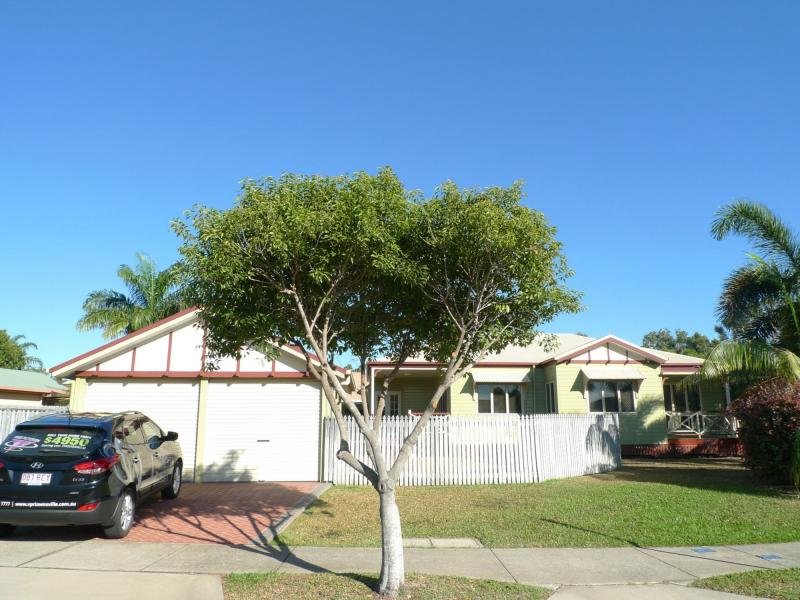 1 Mustey Close, MOUNT LOUISA QLD 4814
