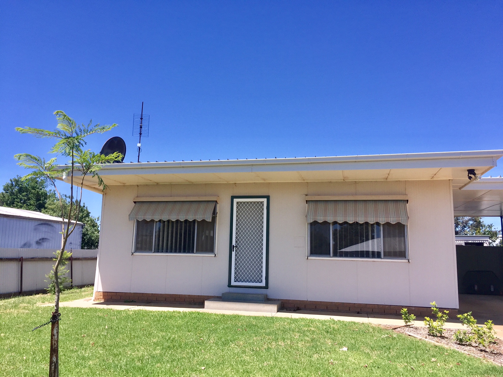 1 / 319 Church, HAY NSW 2711