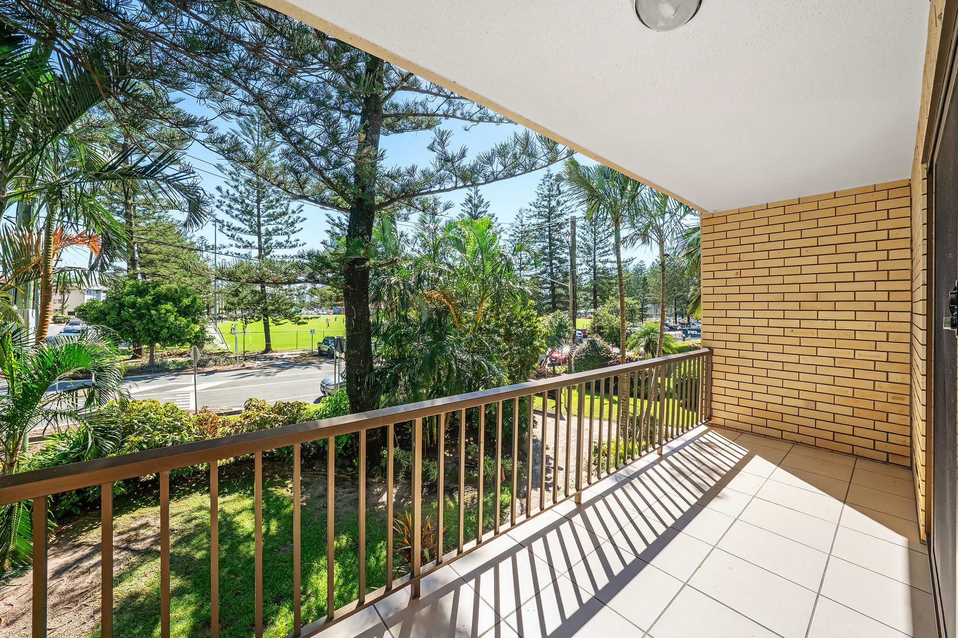 12 / 24 Chelsea Avenue, BROADBEACH QLD 4218