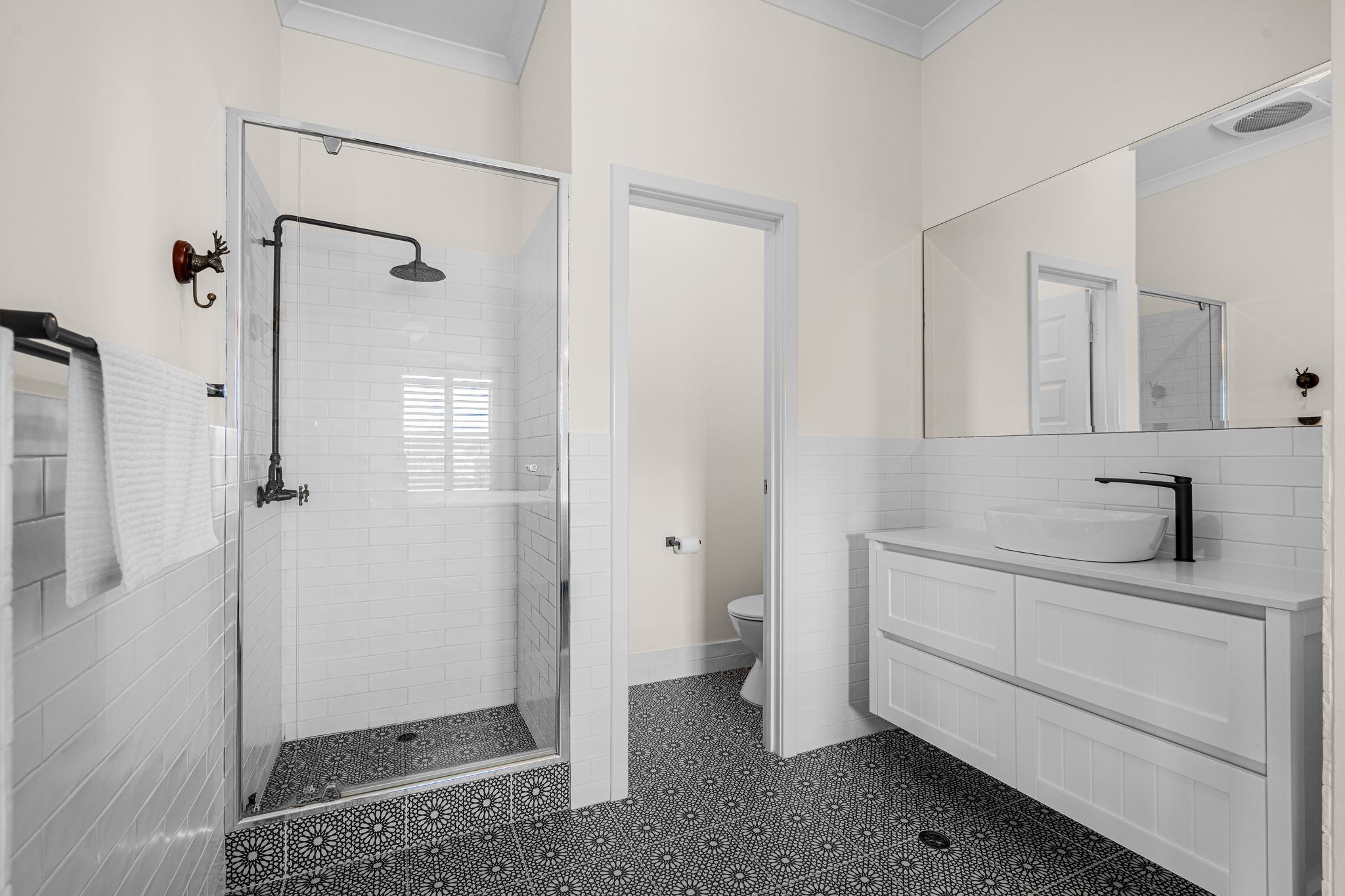 24 Leonora St Como WA 6152