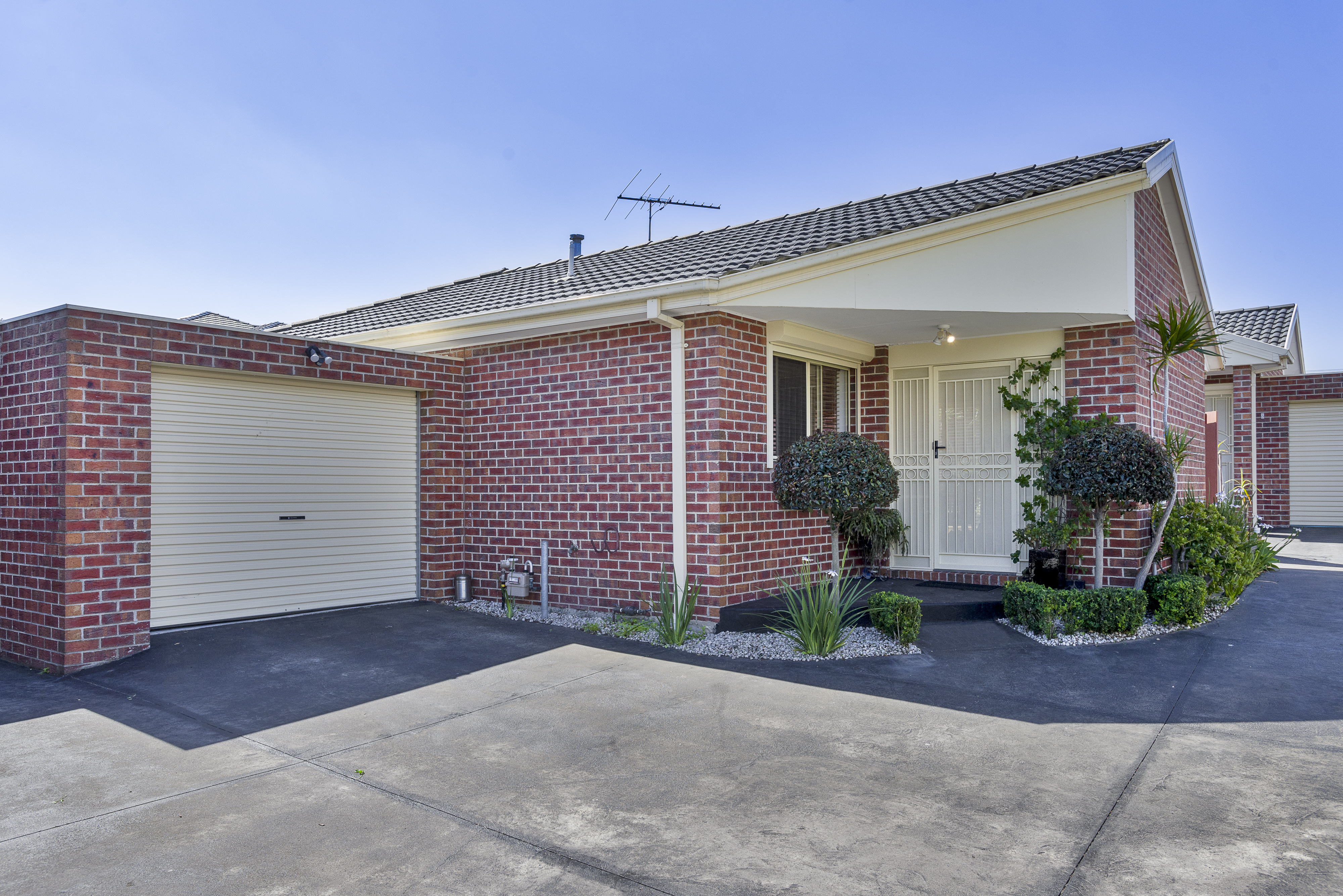 2 / 1 Baldwin Avenue, NOBLE PARK VIC 3174