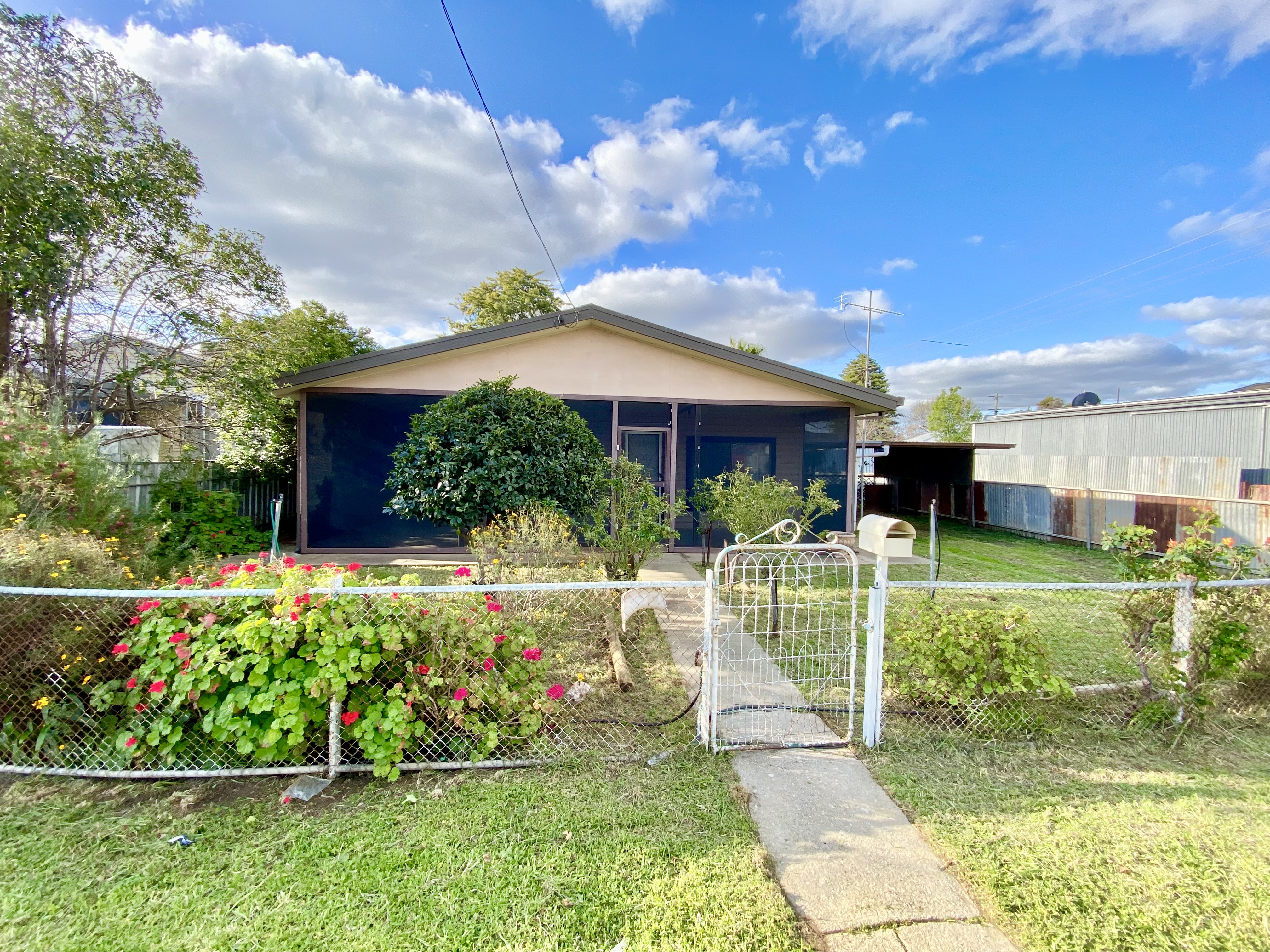 495 Park Street, HAY NSW 2711