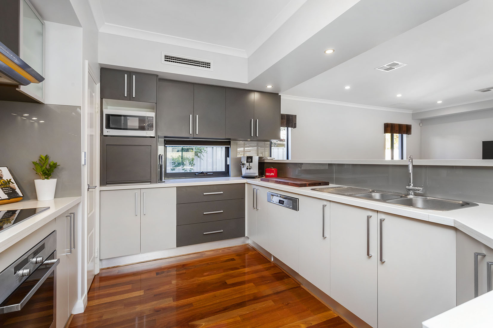 38 Honeymyrtle Turn Stirling WA 6021