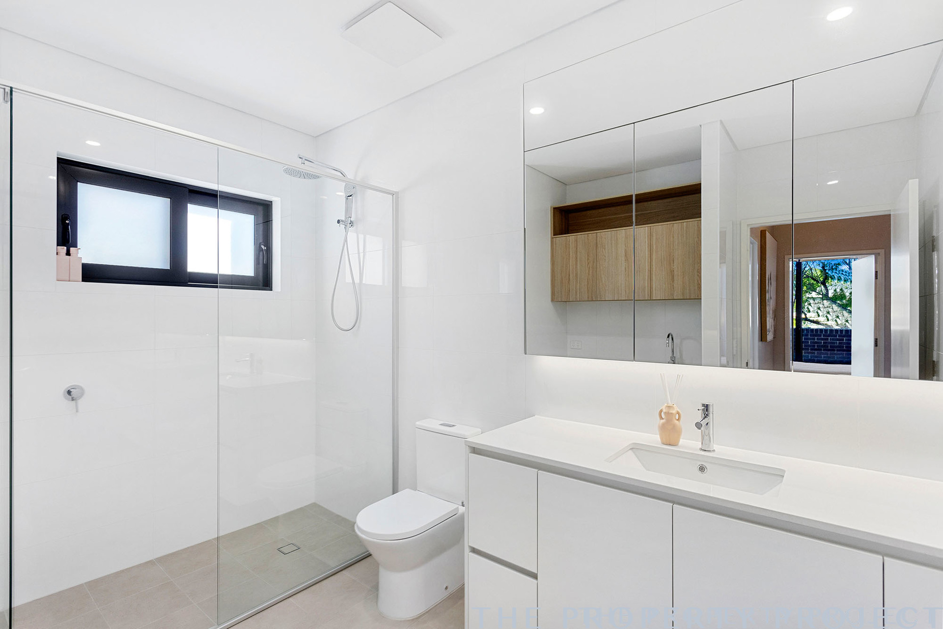 G1 8 Henley Street Como WA 6152