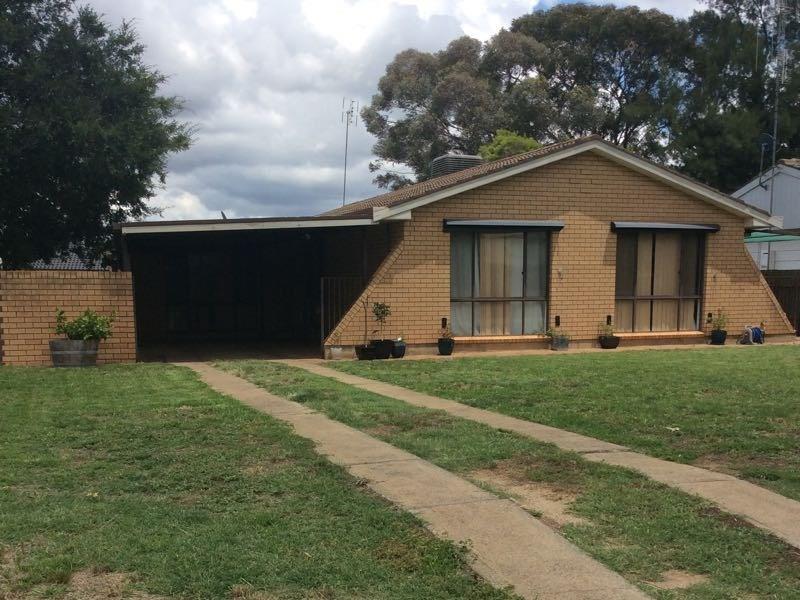 126 York St, FORBES NSW 2871