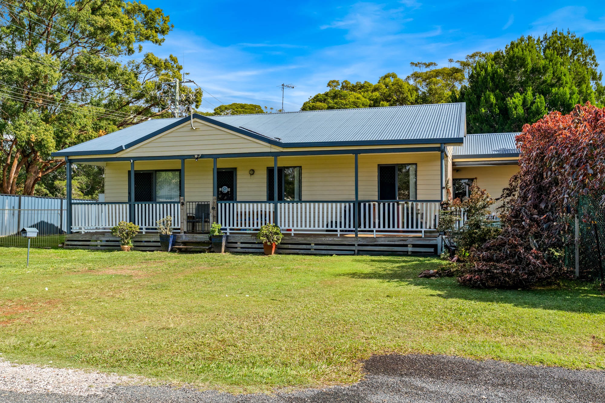 33 SUNDOWN ROAD, RUSSELL ISLAND QLD 4184