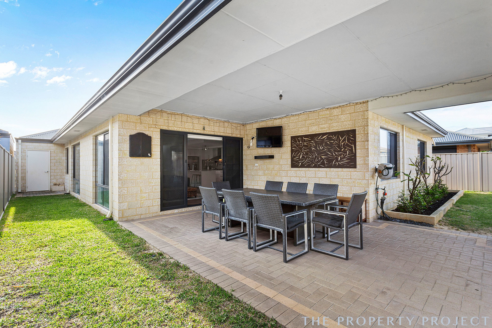 16 Aubun Garden Caversham WA 6055