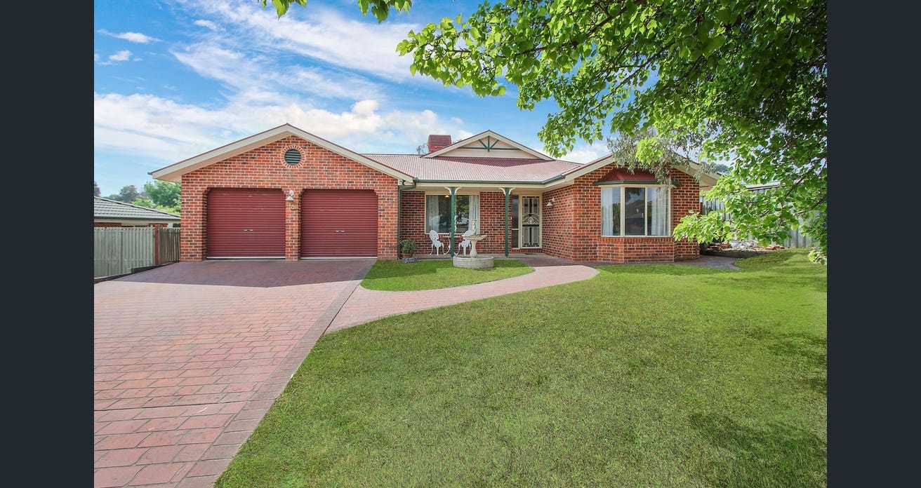 16 Honeysuckle Street, THURGOONA NSW 2640