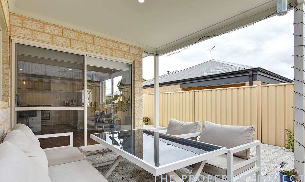 18 Dunedin Chase Hocking WA 6065