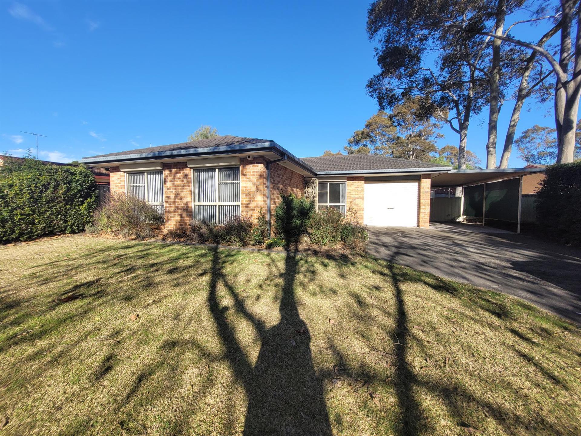 2 Currans Hill Drive, CURRANS HILL NSW 2567