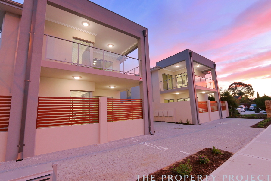 4 190 Ravenswood Drive Nollamara WA 6061