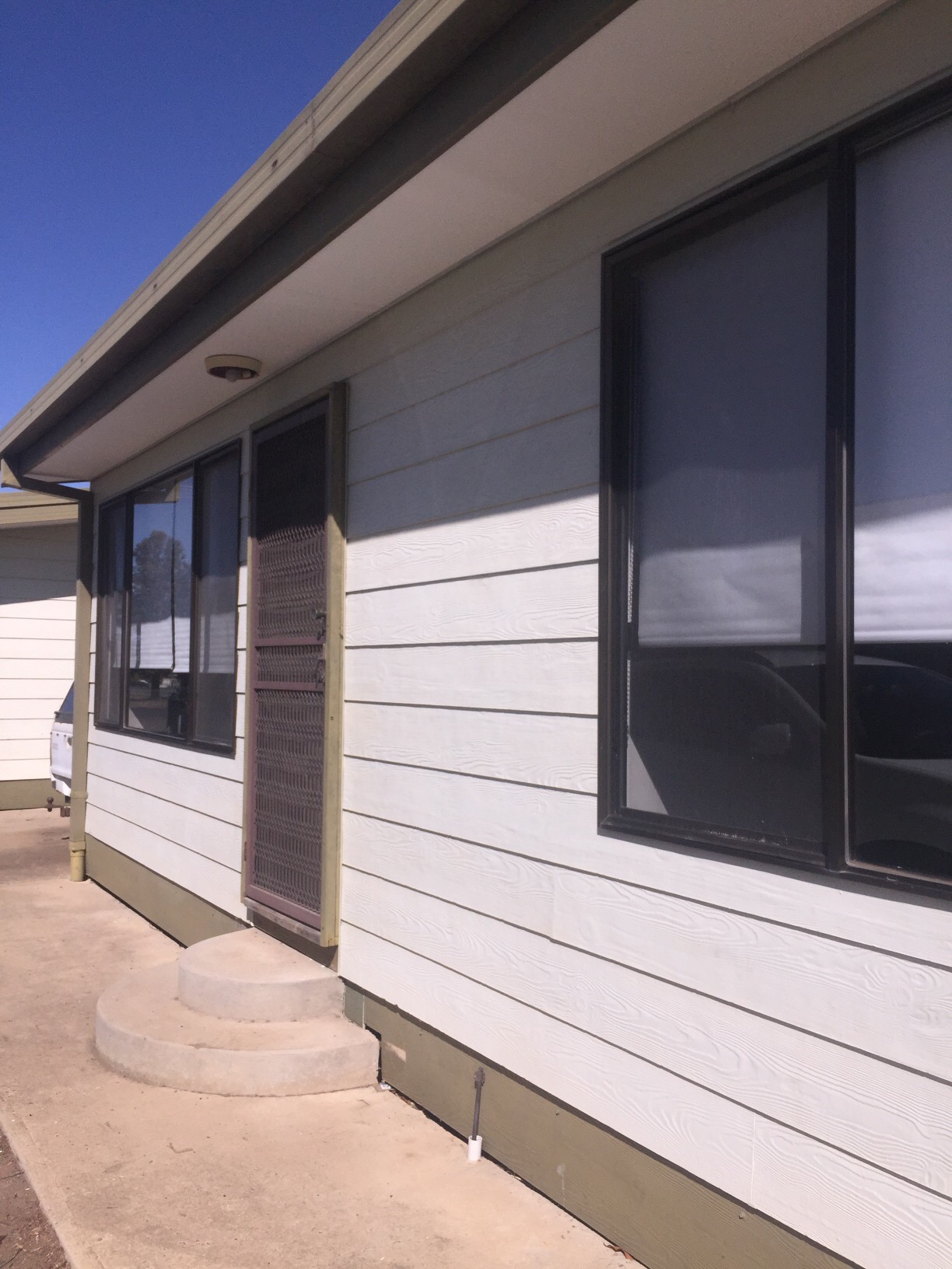 3 / 423 Cadell Street, HAY NSW 2711