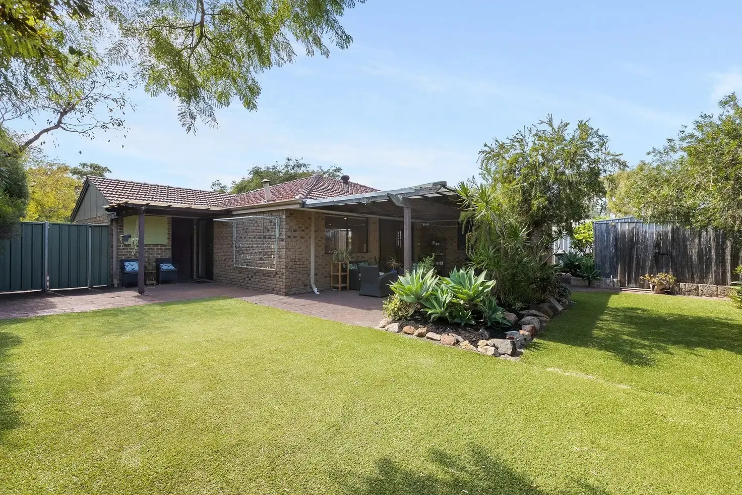 38 Bridgewater Dr Kallaroo WA 6025
