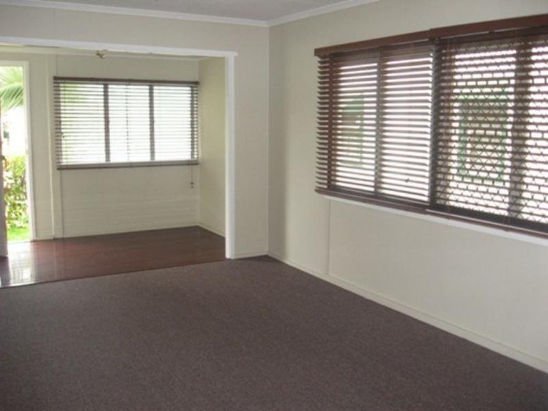 24 Clarendon Street, HYDE PARK QLD 4812