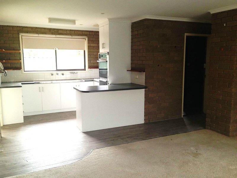 2 / 449 Cressy Street, DENILIQUIN NSW 2710