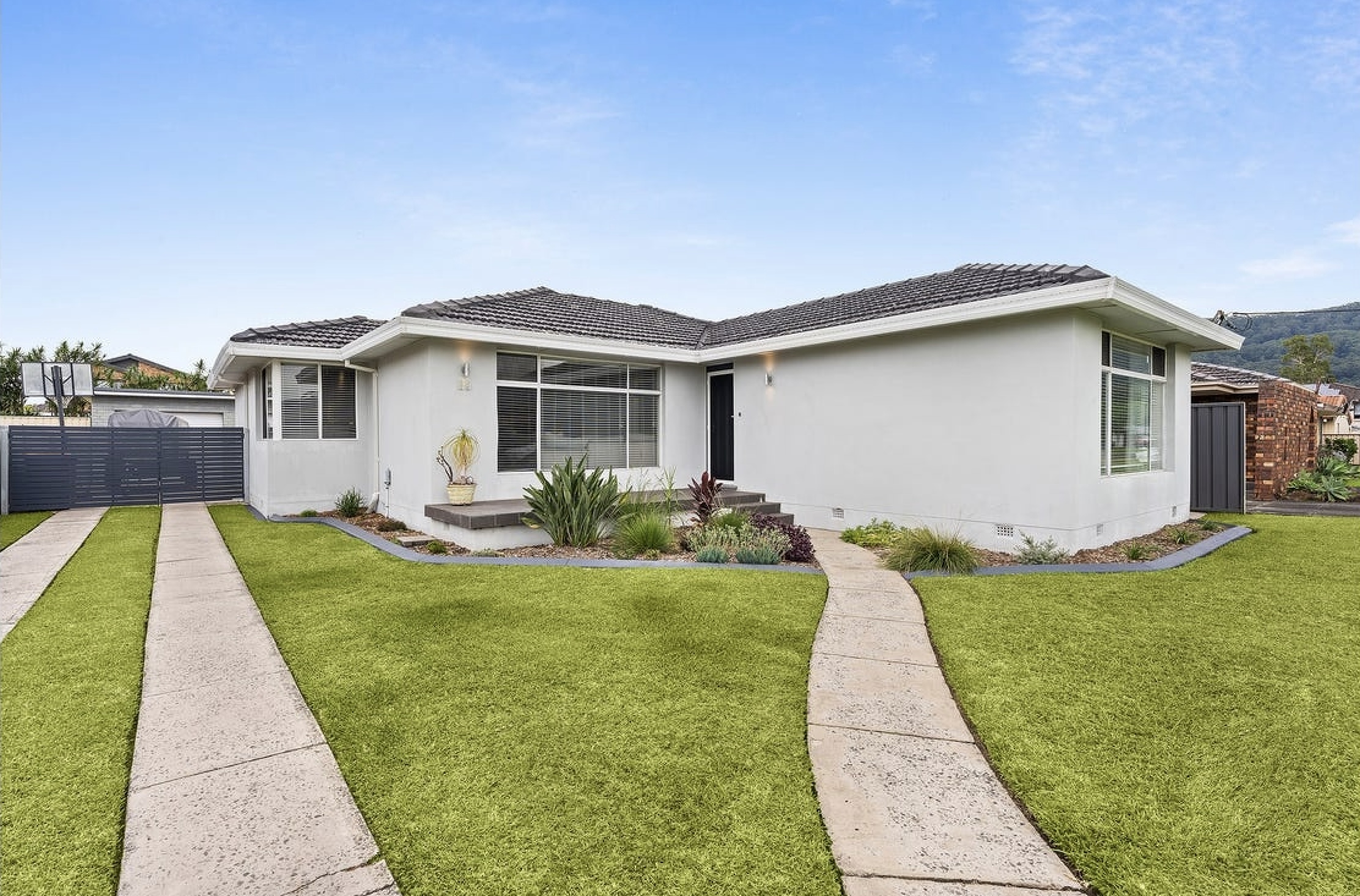 15 Doris Ave, WOONONA NSW 2517