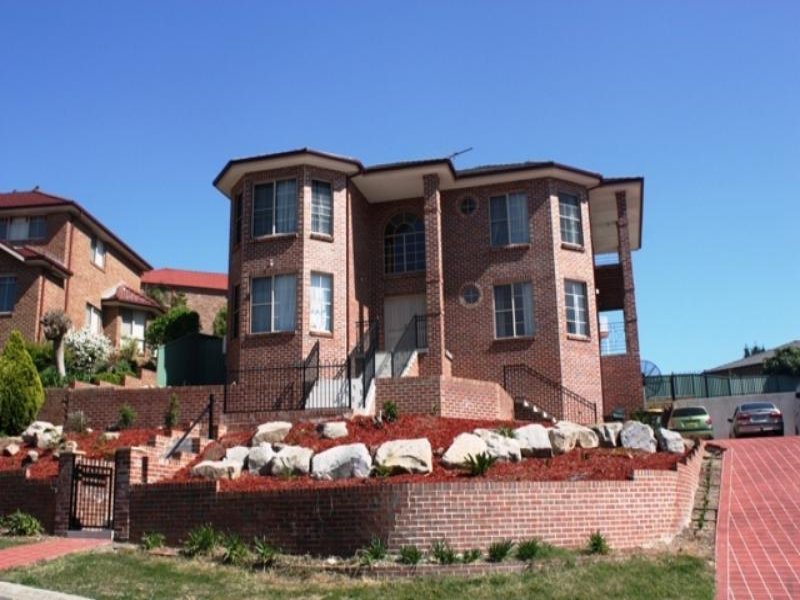 73 Claremont Cct, GLEN ALPINE NSW 2560