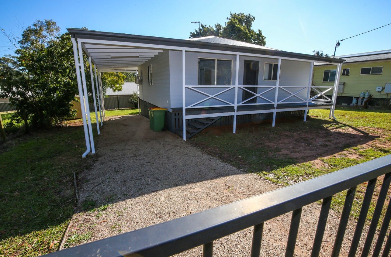 19 Jackson Road, RUSSELL ISLAND QLD 4184