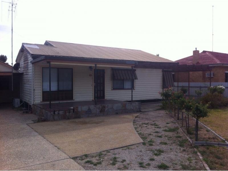 415 Wood Street, DENILIQUIN NSW 2710