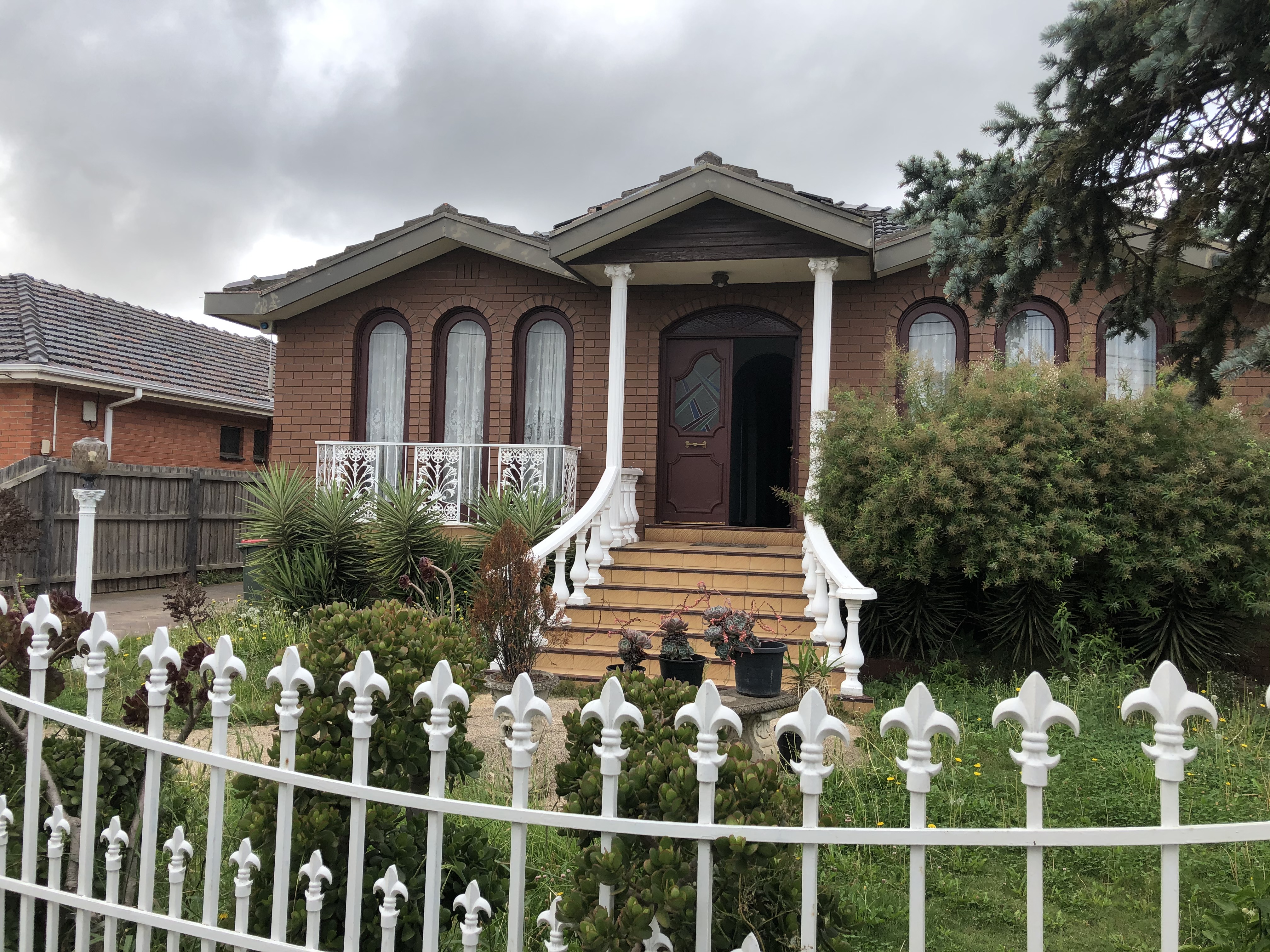 298 Milleara Road, AVONDALE HEIGHTS VIC 3034