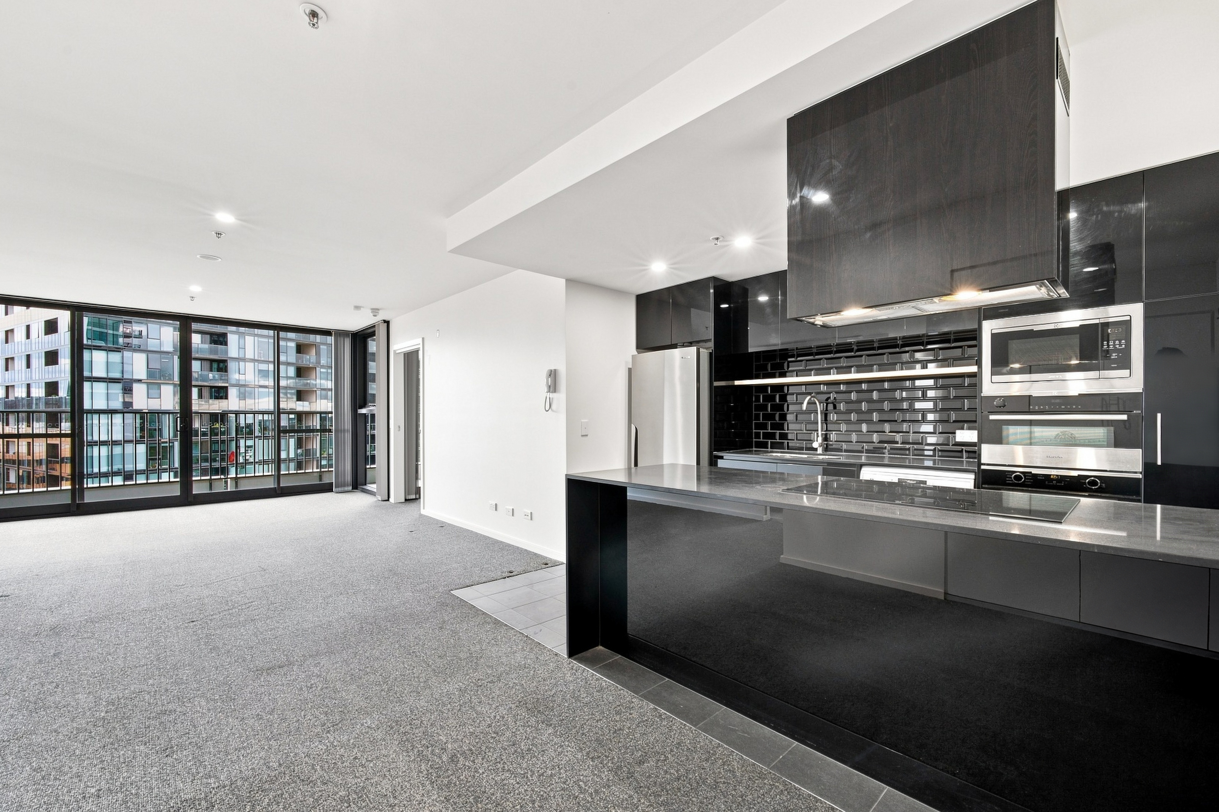 1102/120 Eastern Valley Way, Belconnen, photo 6
