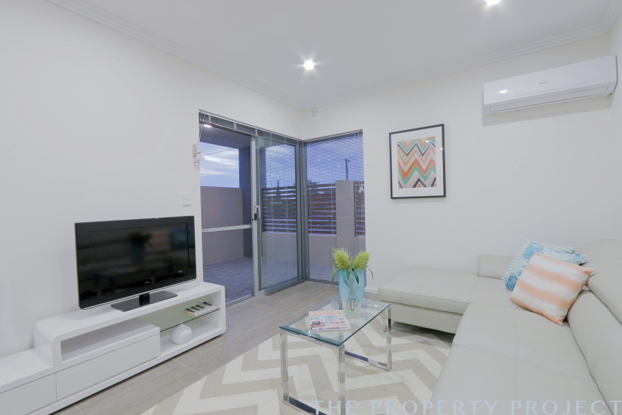 4 190 Ravenswood Drive Nollamara WA 6061