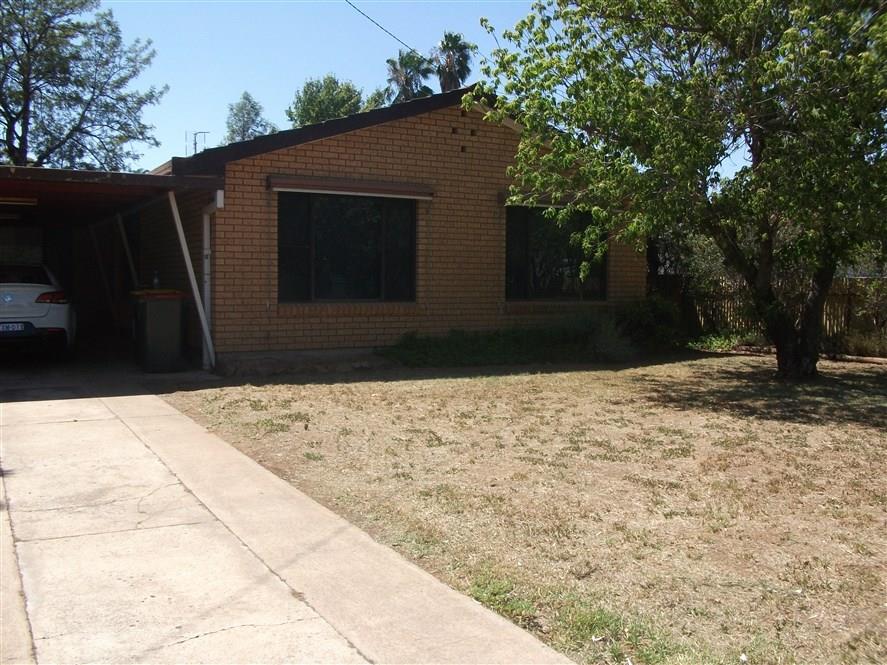 8 Hunter  Street, FORBES NSW 2871