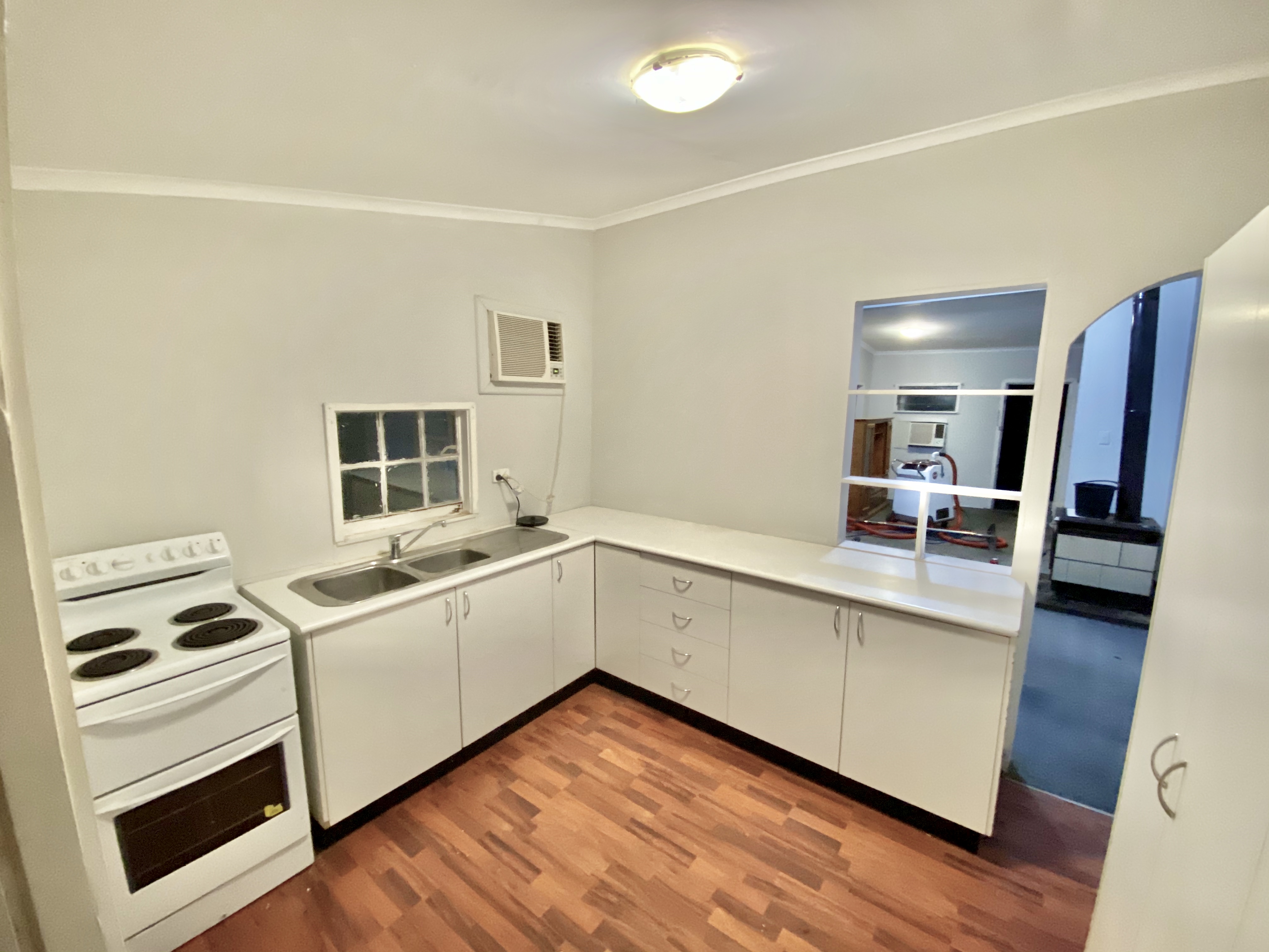372 Sturt Place, HAY NSW 2711
