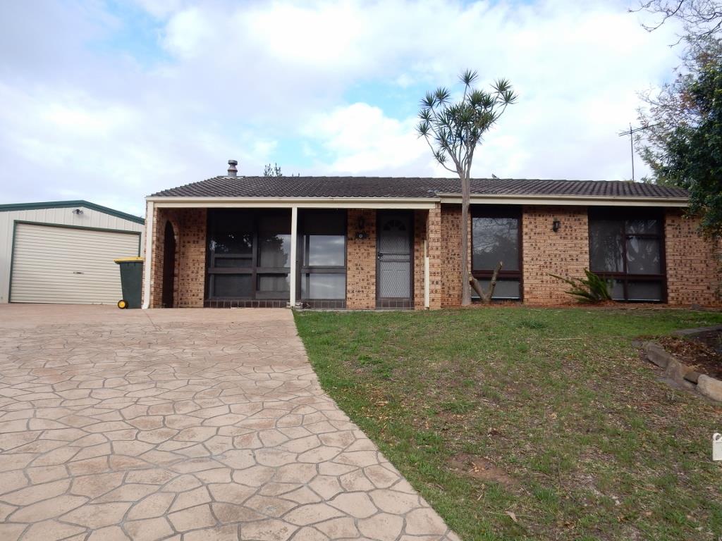 12 Riesling  Place, ESCHOL PARK NSW 2558