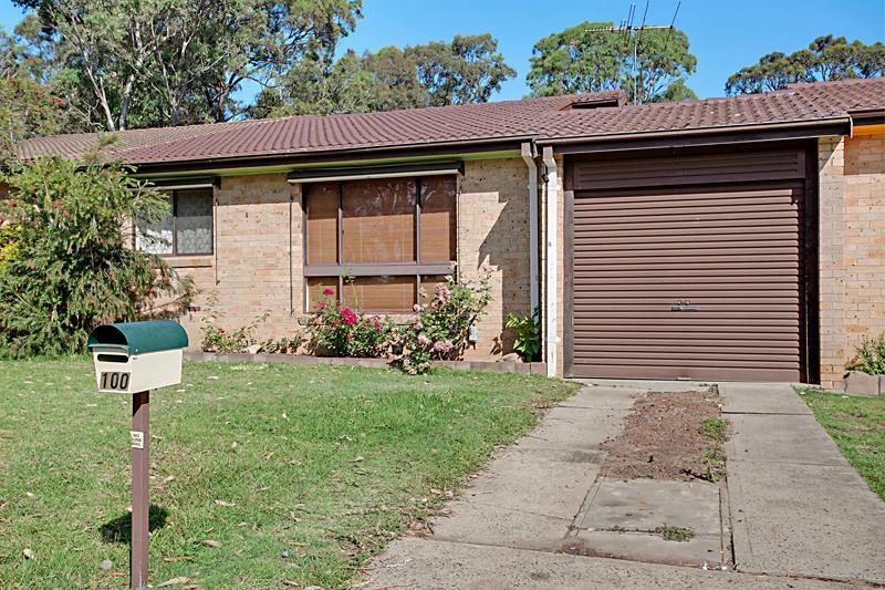 100 lancia Dr, INGLEBURN NSW 2565