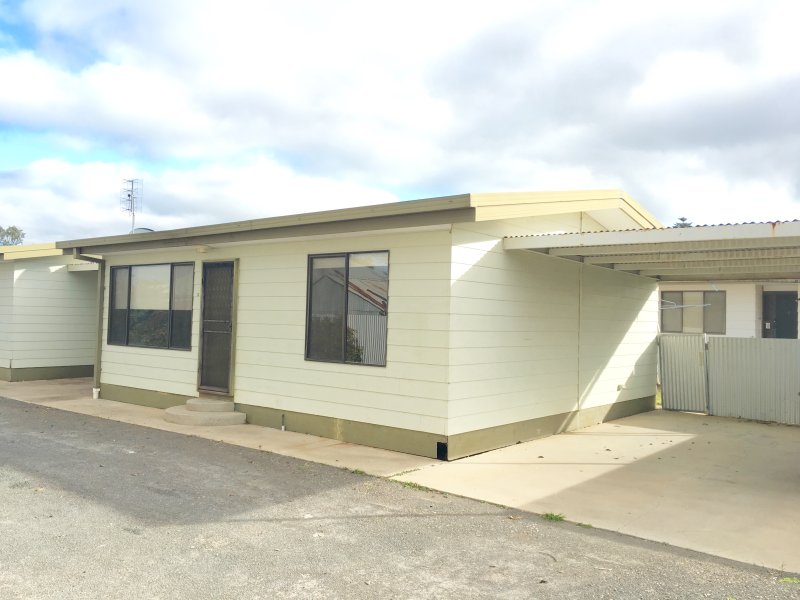 3 / 423 Cadell Street, HAY NSW 2711