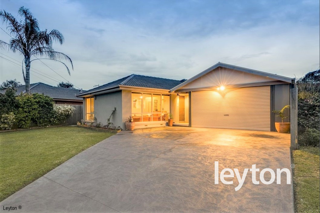 24 Thomas Crescent, CRANBOURNE VIC 3977