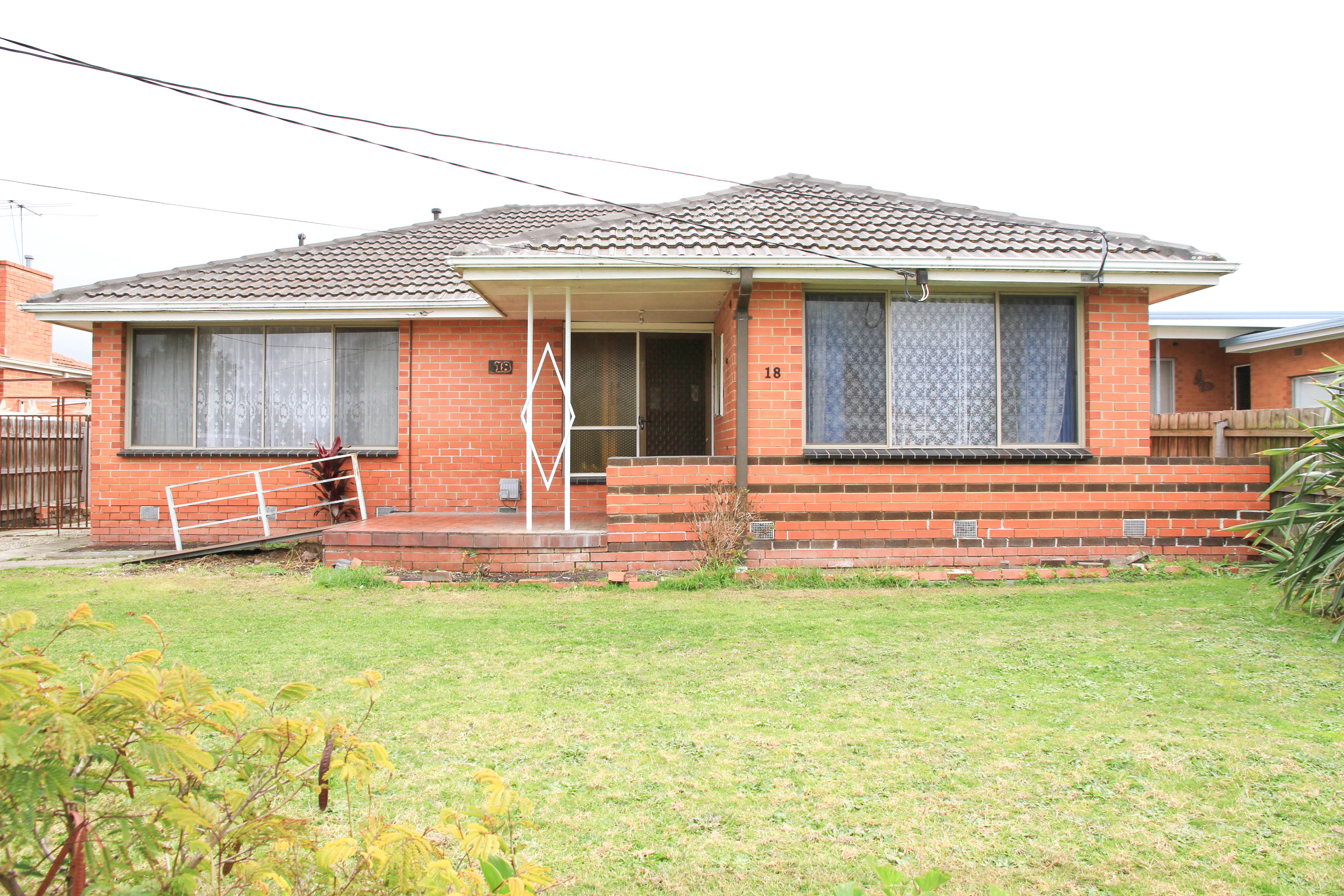 18 Lesley Grove, NOBLE PARK VIC 3174