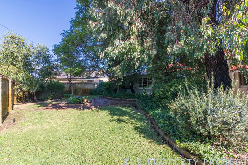 12 Surrey Street Dianella WA 6059