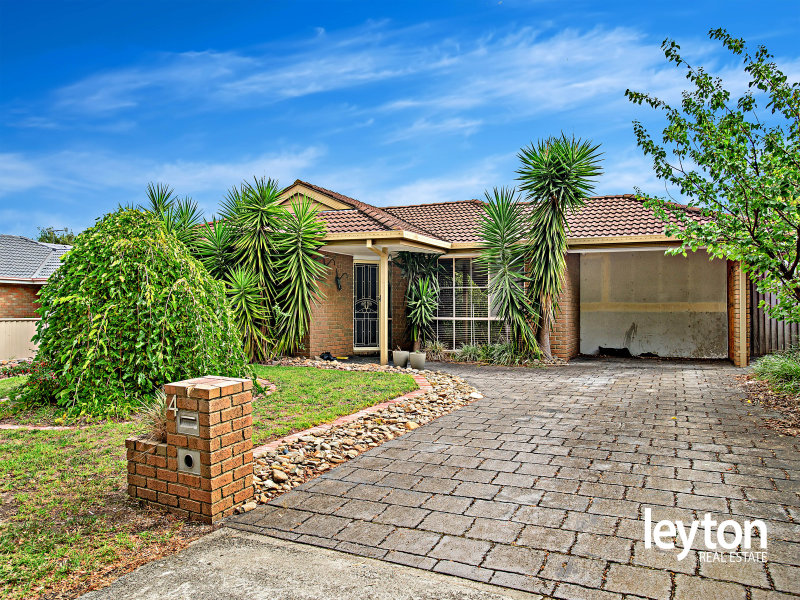 4 Amaroo Court, BERWICK VIC 3806